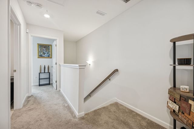 5734 Cloverwood Dr, Rockvale, TN 37153