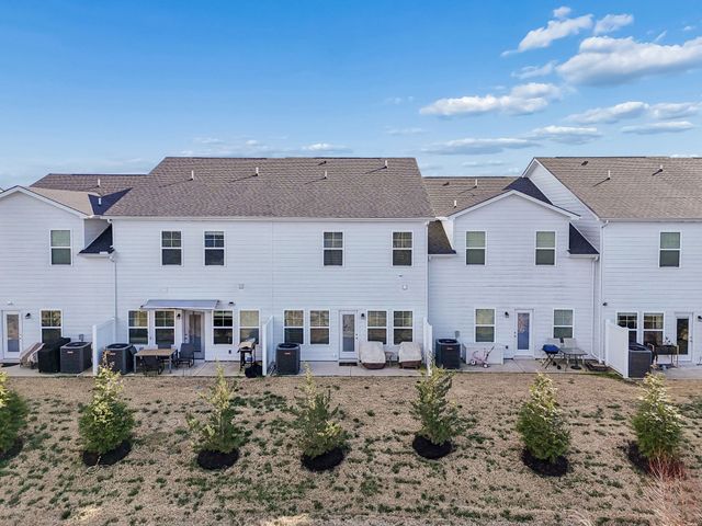 5734 Cloverwood Dr, Rockvale, TN 37153