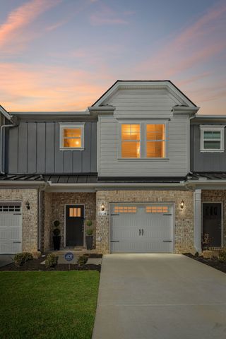 5734 Cloverwood Dr, Rockvale, TN 37153