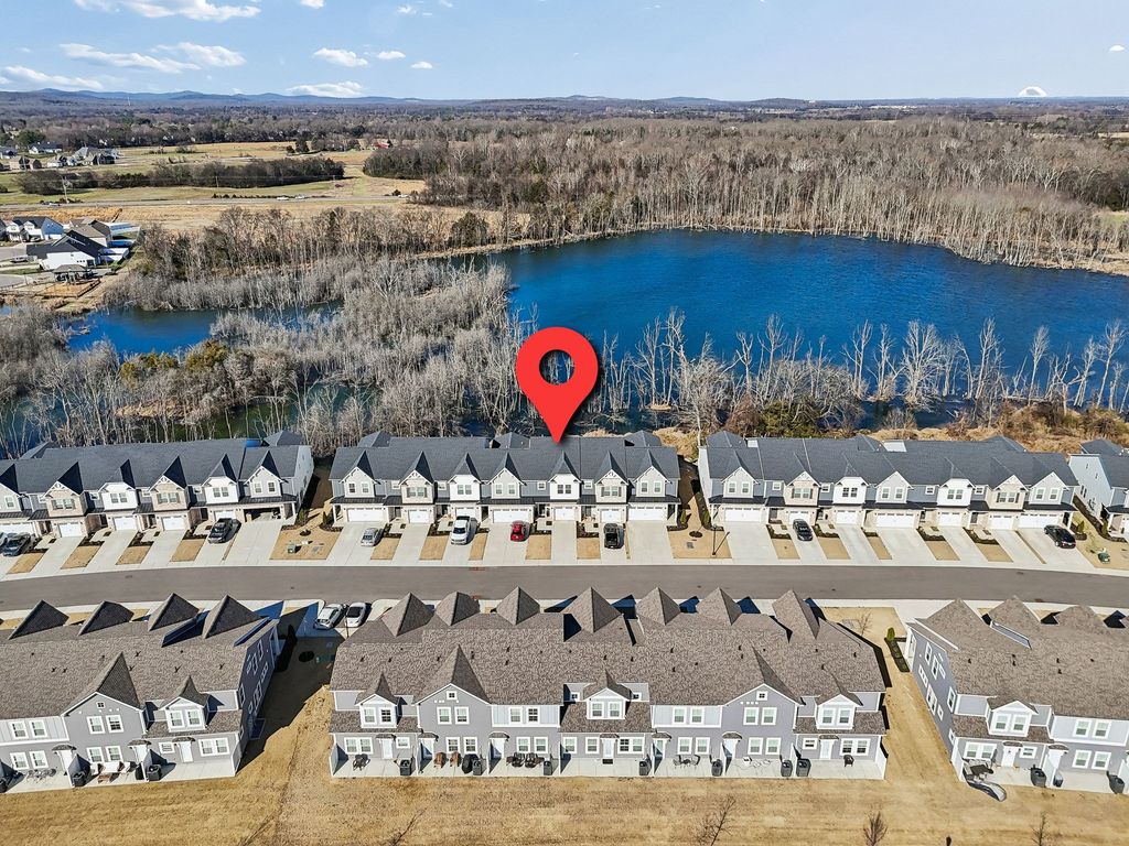 5734 Cloverwood Dr, Rockvale, TN 37153