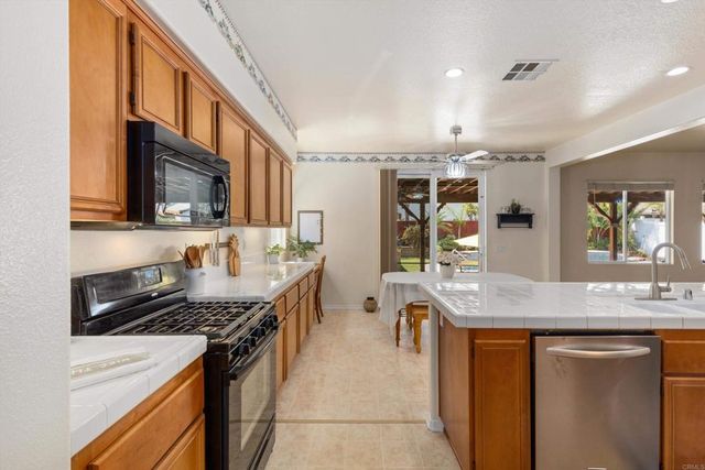2834 Burgundy Lace Lane, San Jacinto, CA 92582