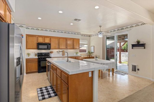 2834 Burgundy Lace Lane, San Jacinto, CA 92582