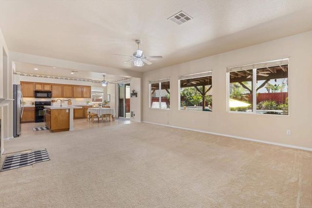 2834 Burgundy Lace Lane, San Jacinto, CA 92582