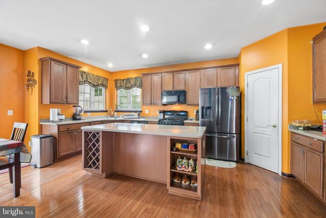 8405 MINERAL SPRINGS DR, Manassas, VA 20112