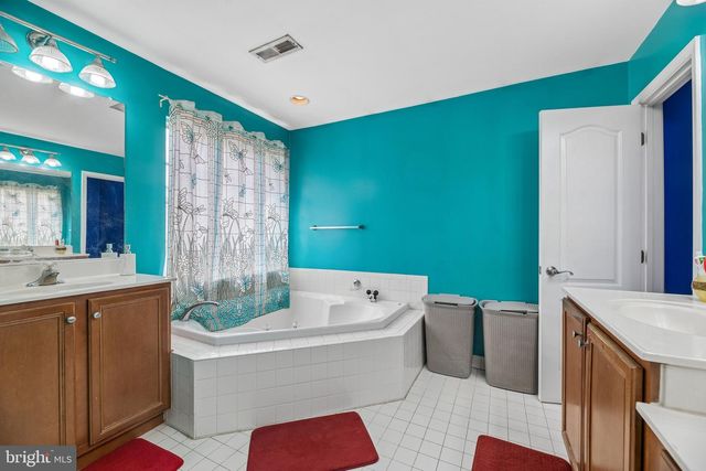 8405 MINERAL SPRINGS DR, Manassas, VA 20112