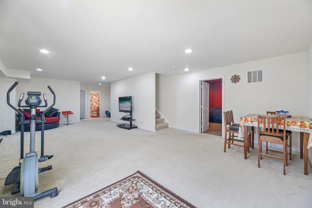 8405 MINERAL SPRINGS DR, Manassas, VA 20112