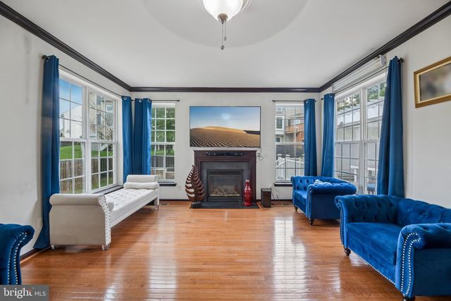 8405 MINERAL SPRINGS DR, Manassas, VA 20112