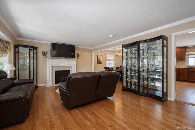 59 Tarring Street, Staten Island, NY 10306