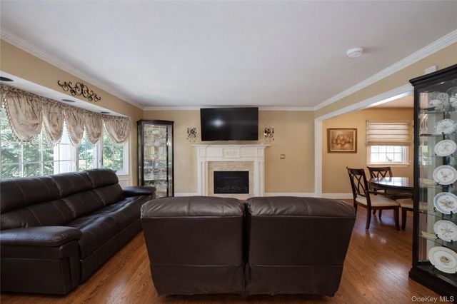 59 Tarring Street, Staten Island, NY 10306