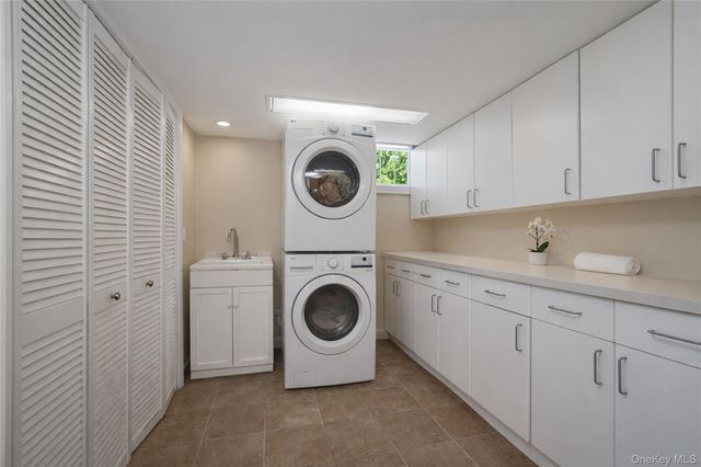 59 Tarring Street, Staten Island, NY 10306
