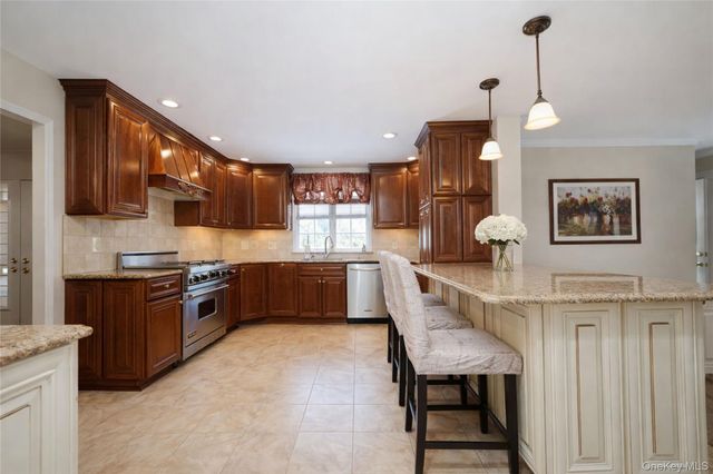 59 Tarring Street, Staten Island, NY 10306
