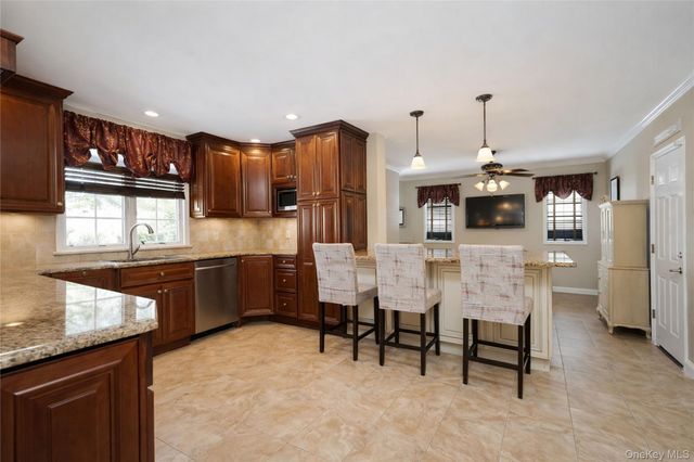 59 Tarring Street, Staten Island, NY 10306