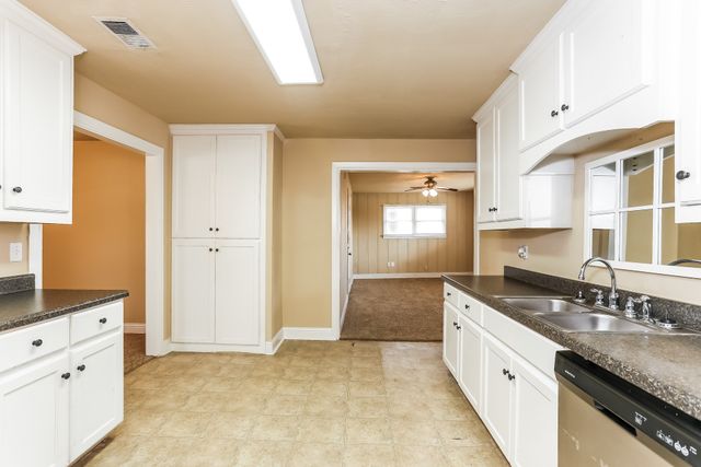 1103 Warden Street, Benbrook, TX 76126