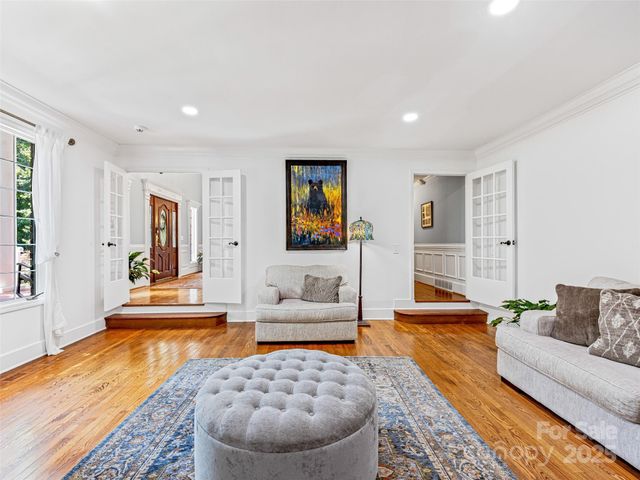 163 Northern Lights Lane, Hendersonville, NC 28739