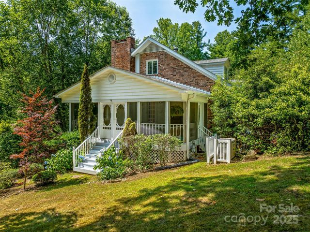 163 Northern Lights Lane, Hendersonville, NC 28739