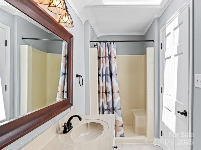 163 Northern Lights Lane, Hendersonville, NC 28739