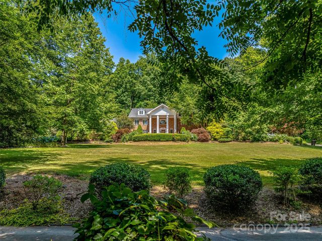 163 Northern Lights Lane, Hendersonville, NC 28739