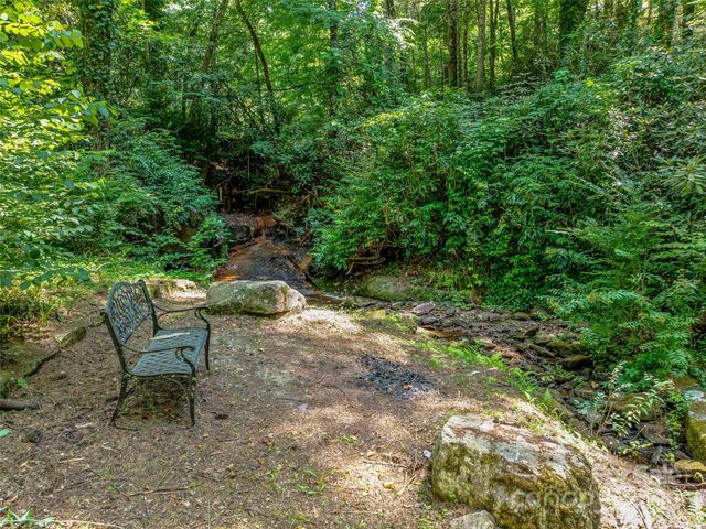 163 Northern Lights Lane, Hendersonville, NC 28739