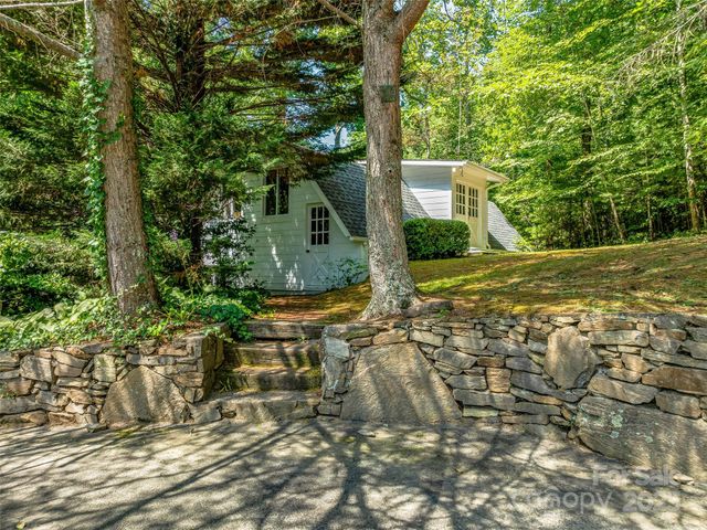 163 Northern Lights Lane, Hendersonville, NC 28739