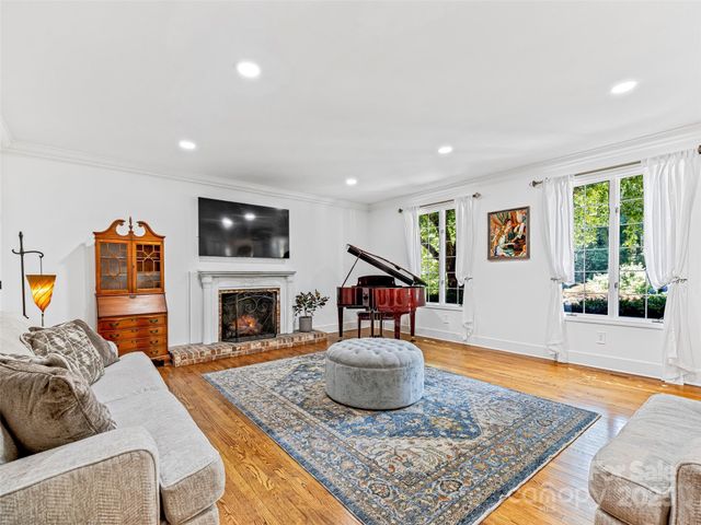 163 Northern Lights Lane, Hendersonville, NC 28739