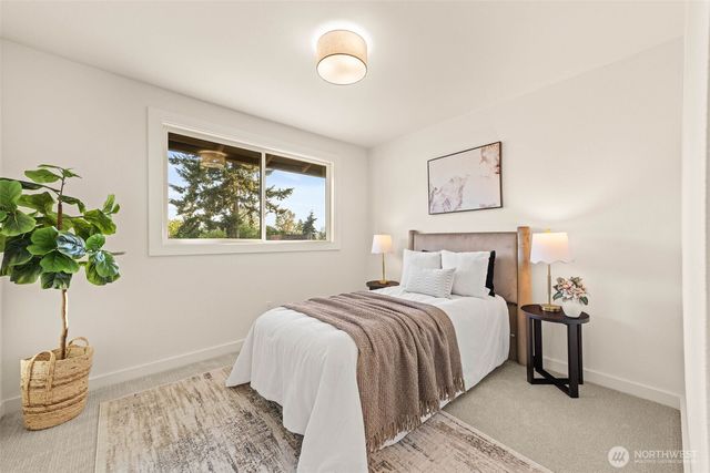 10518 158th Avenue NE, Redmond, WA 98052