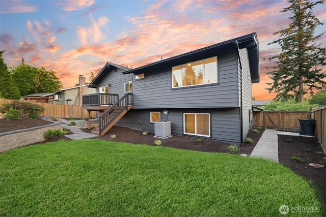 10518 158th Avenue NE, Redmond, WA 98052