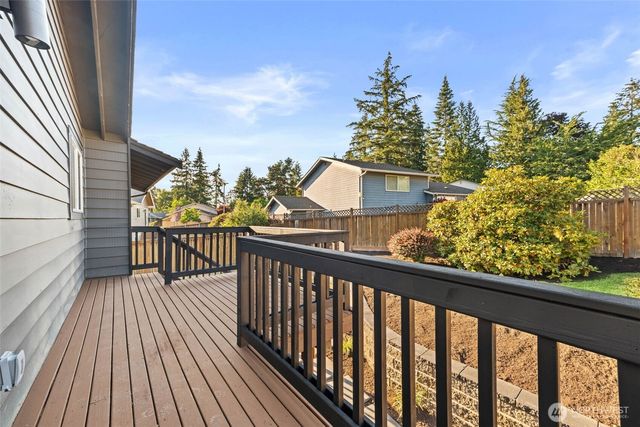 10518 158th Avenue NE, Redmond, WA 98052