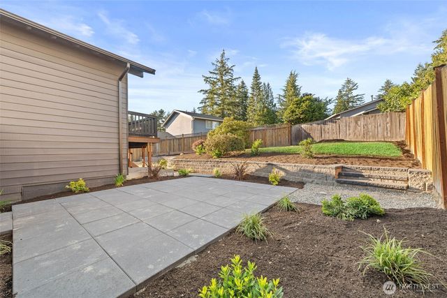 10518 158th Avenue NE, Redmond, WA 98052