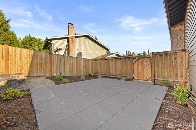 10518 158th Avenue NE, Redmond, WA 98052