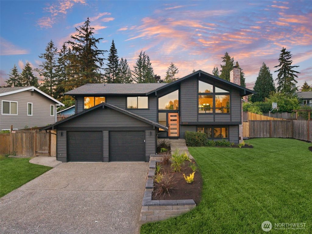10518 158th Avenue NE, Redmond, WA 98052