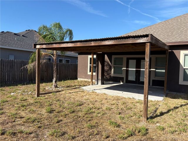 1605 Sea Oak Dr, Corpus Christi, TX 78418