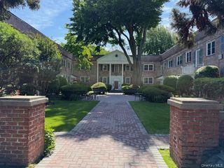 43 N Forest Avenue G3, Rockville Centre, NY 11570