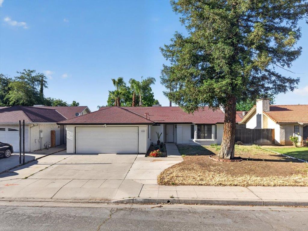 Image 1 of property listing at 3670 W Fedora Avenue, Fresno, CA 93722