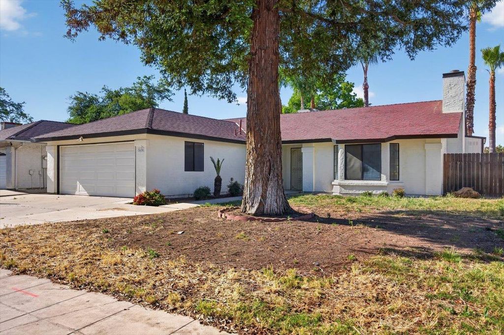 Image 2 of property listing at 3670 W Fedora Avenue, Fresno, CA 93722