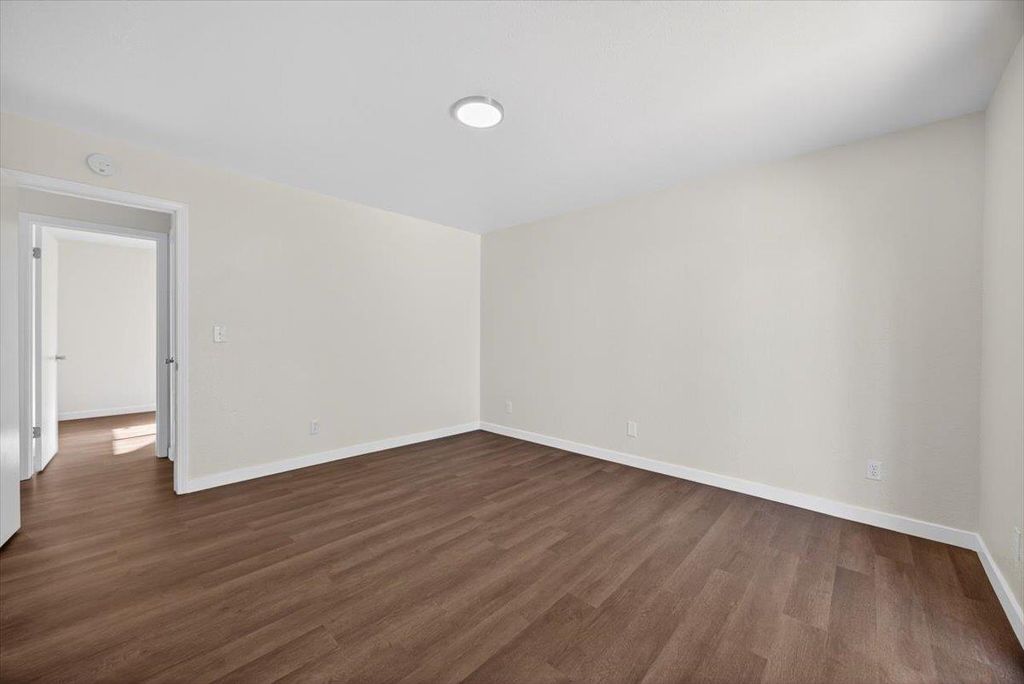 Image 22 of property listing at 3670 W Fedora Avenue, Fresno, CA 93722