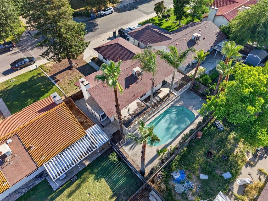 Image 37 of property listing at 3670 W Fedora Avenue, Fresno, CA 93722