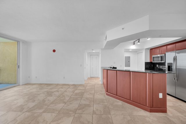 403 S Sapodilla Avenue 612, West Palm Beach, FL 33401