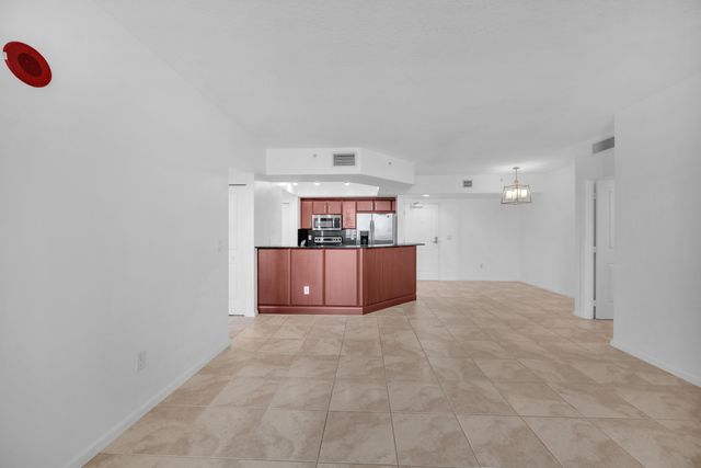 403 S Sapodilla Avenue 612, West Palm Beach, FL 33401