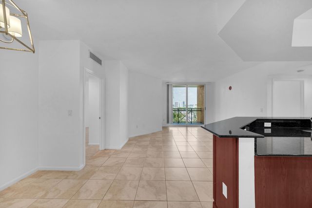 403 S Sapodilla Avenue 612, West Palm Beach, FL 33401