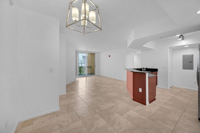 403 S Sapodilla Avenue 612, West Palm Beach, FL 33401