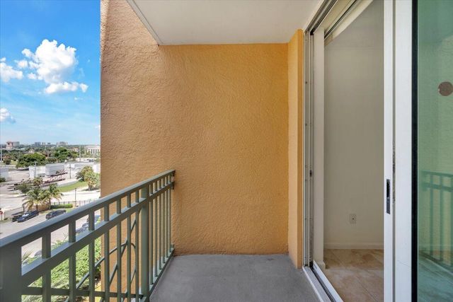 403 S Sapodilla Avenue 612, West Palm Beach, FL 33401