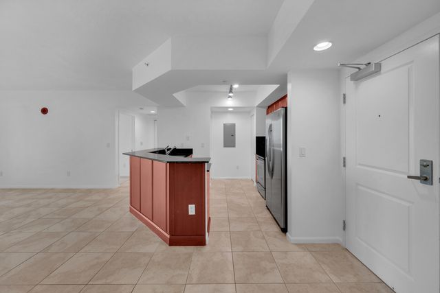 403 S Sapodilla Avenue 612, West Palm Beach, FL 33401