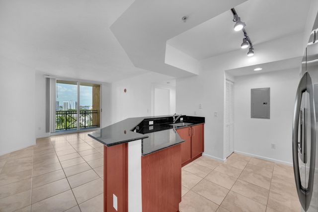 403 S Sapodilla Avenue 612, West Palm Beach, FL 33401