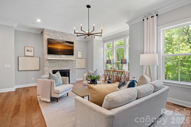 2543 Deacon Avenue, Charlotte, NC 28204