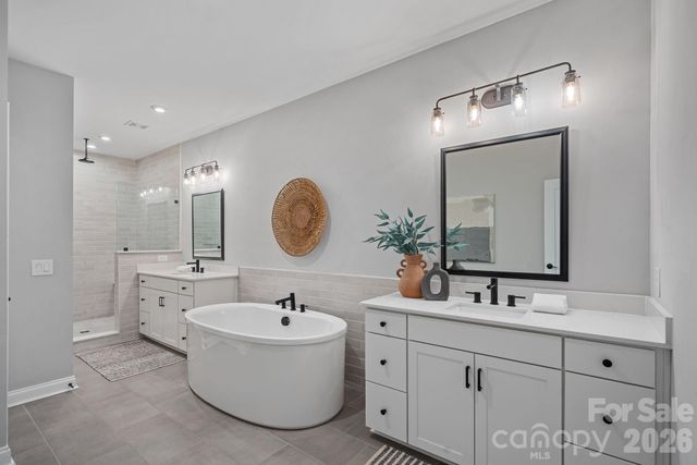 2543 Deacon Avenue, Charlotte, NC 28204