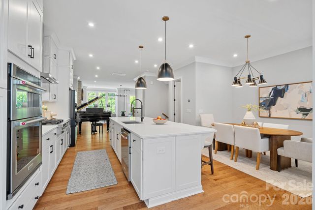 2543 Deacon Avenue, Charlotte, NC 28204
