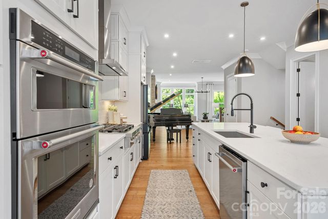 2543 Deacon Avenue, Charlotte, NC 28204