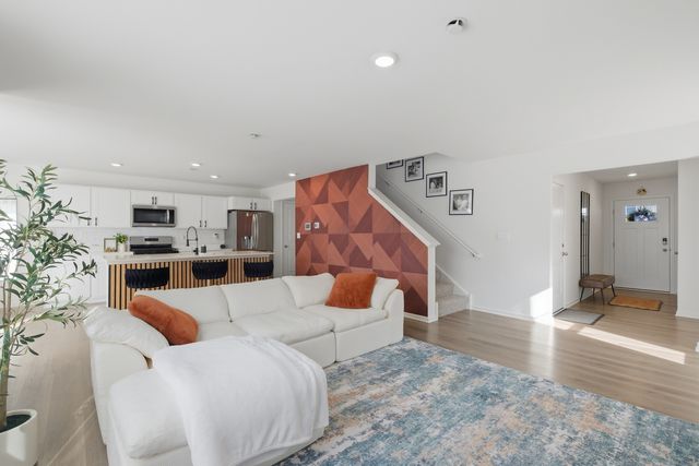 117 Fieldcrest Avenue, Hampshire, IL 60140