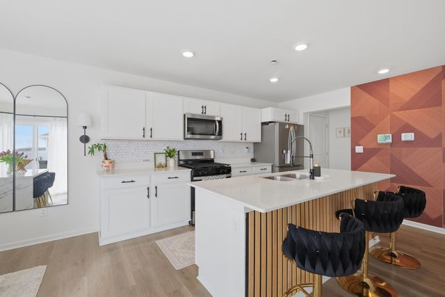 117 Fieldcrest Avenue, Hampshire, IL 60140