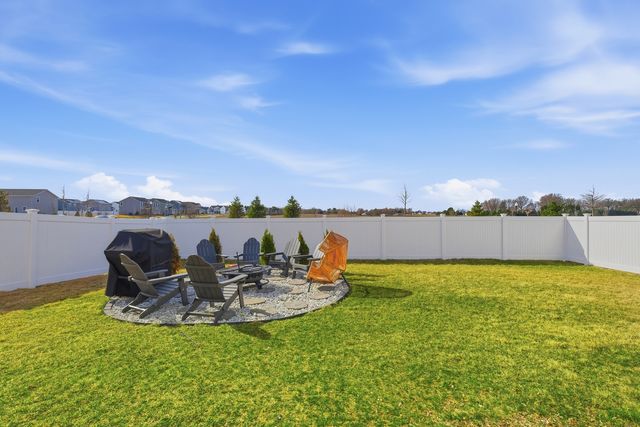 117 Fieldcrest Avenue, Hampshire, IL 60140